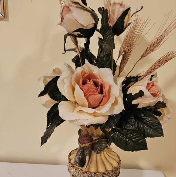 Vase with Roses - Picture 3 of 6